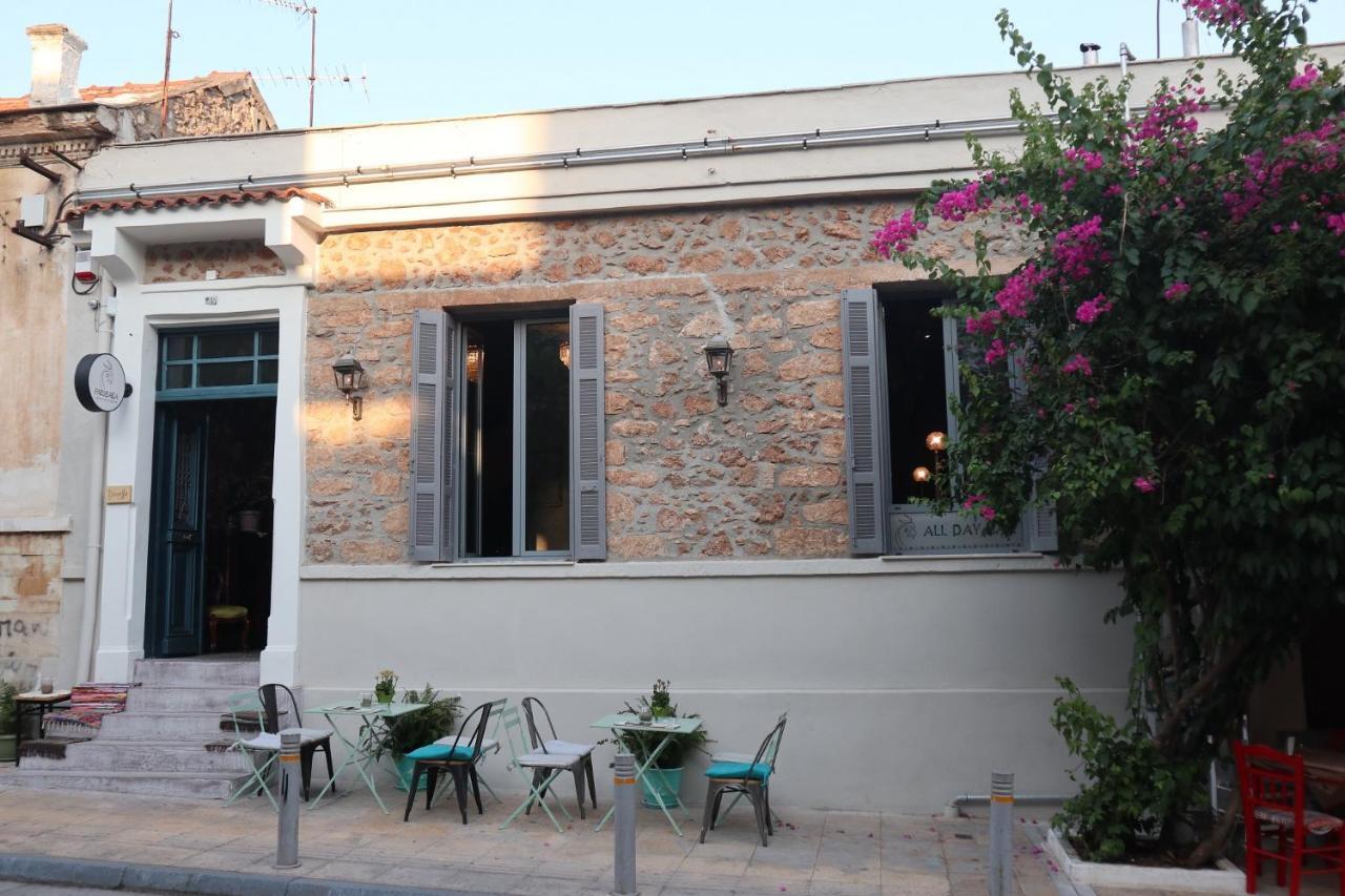 Troon Of Aparthotel Atény
