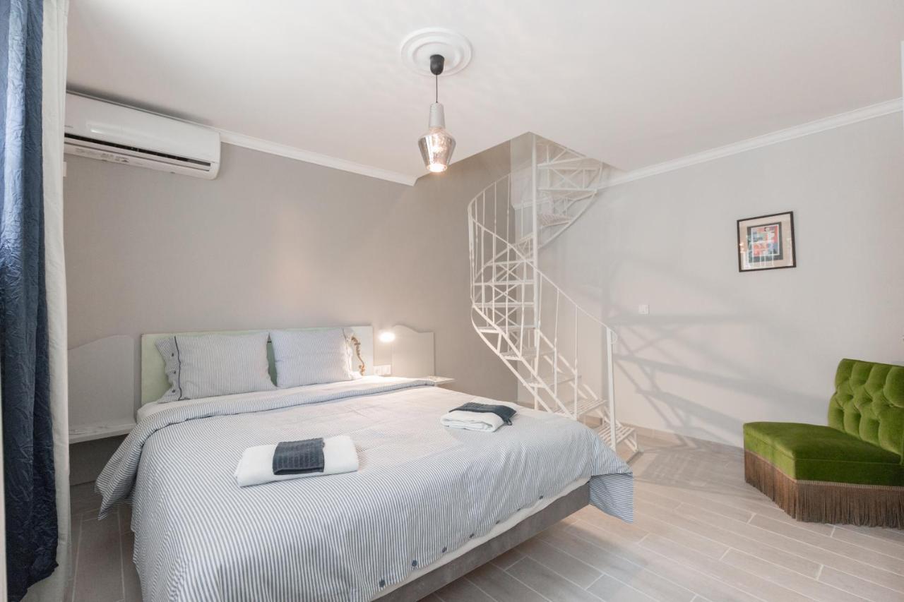 Troon Of Aparthotel Athens